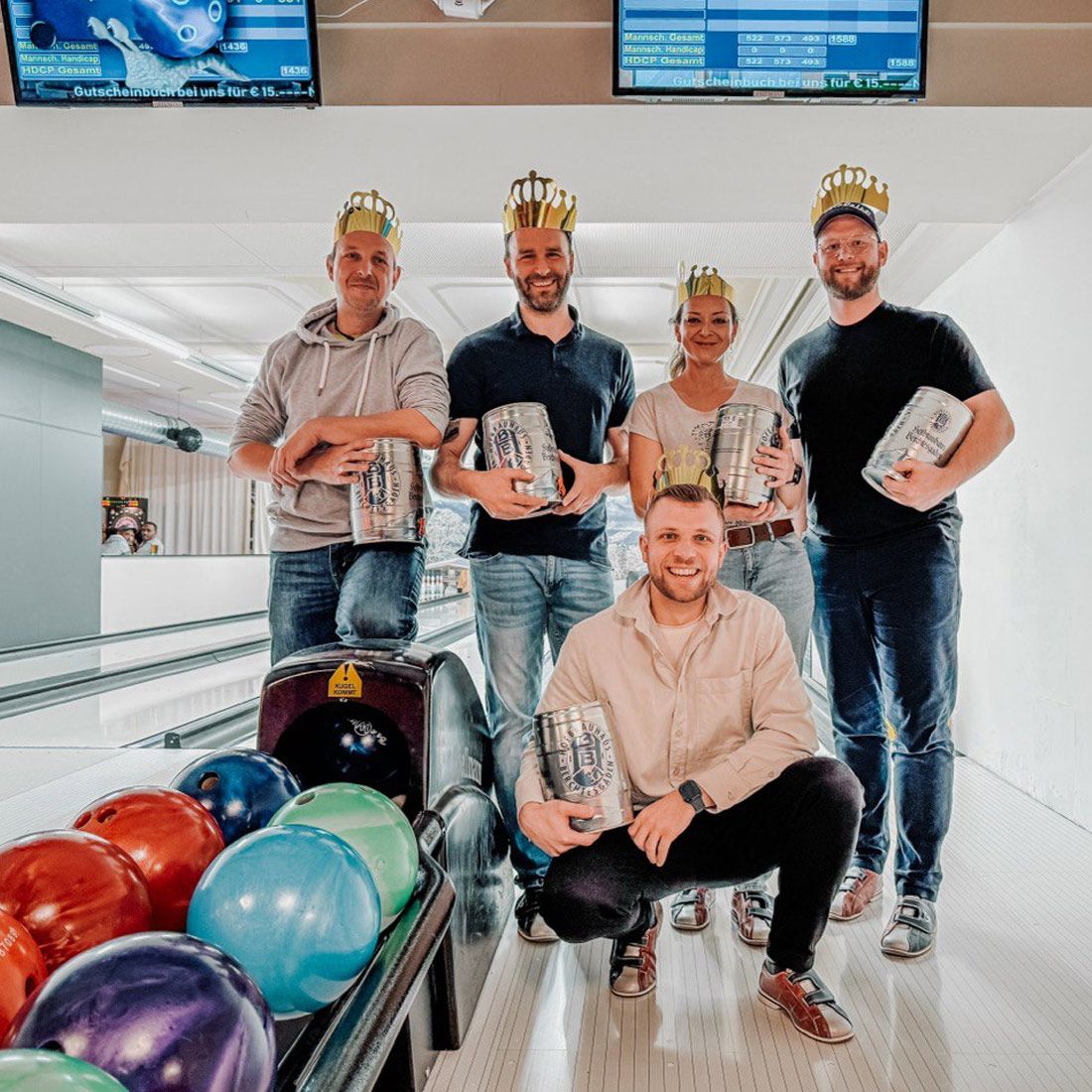 bachmaier® Bowling Cup 2025: Bild von unserem Gewinner-Team auf der Bowlingbahn